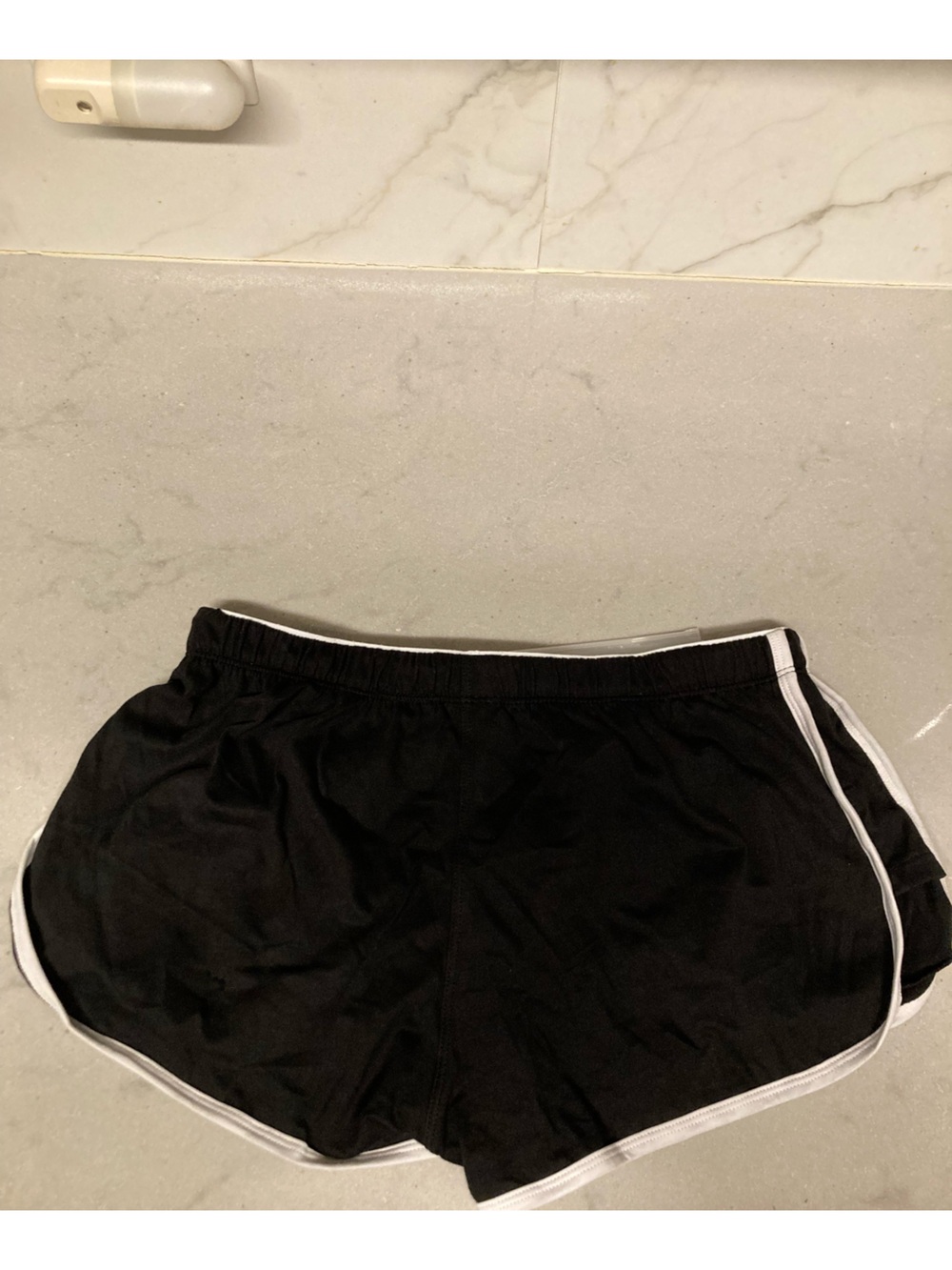 1 Piece Men's Sports Fitness Shorts - Elastic Adjustable Waistband. - Picture 3 of 5